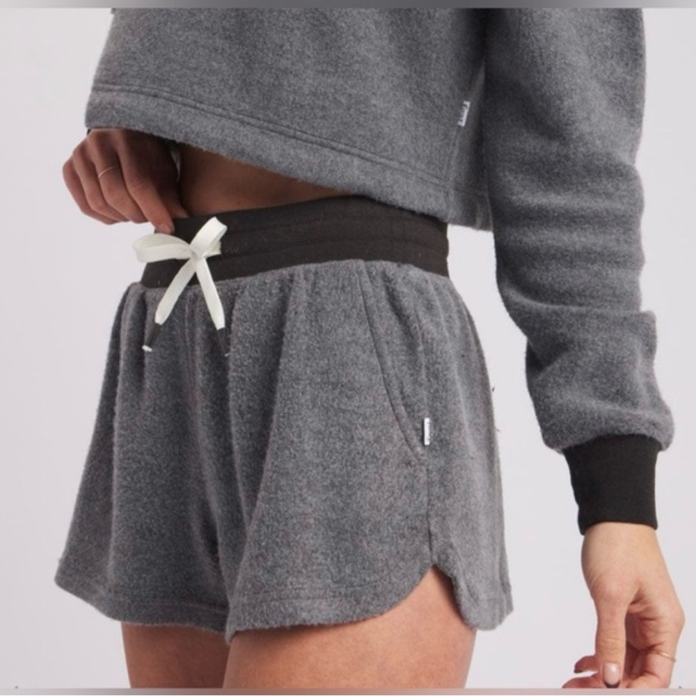 FEAT Blanketblend Shorts